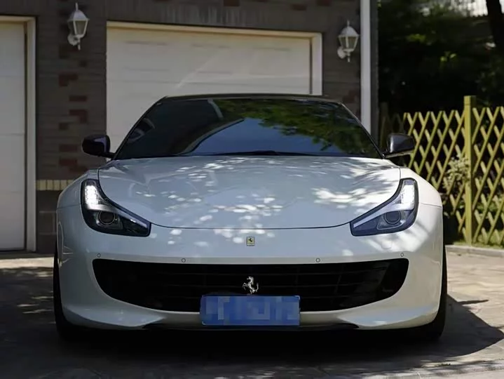 ferrari GTC4Lusso