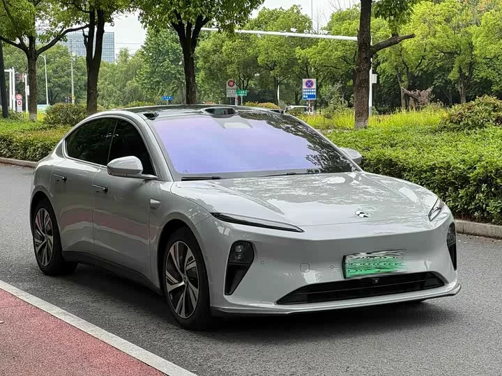NIO ET5
