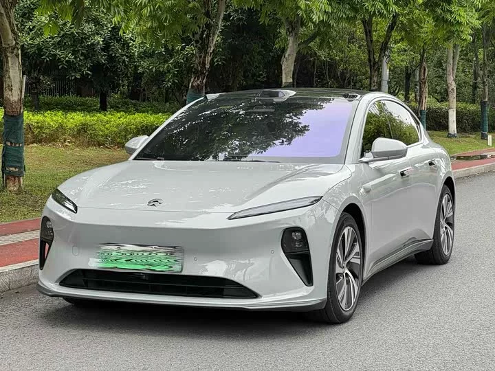 NIO ET5