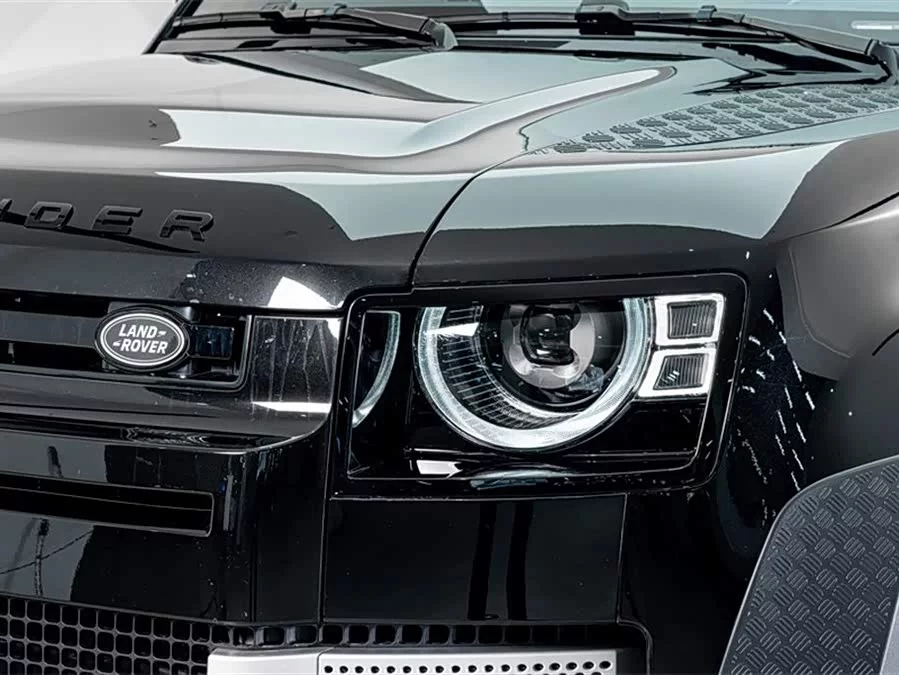Land Rover guard