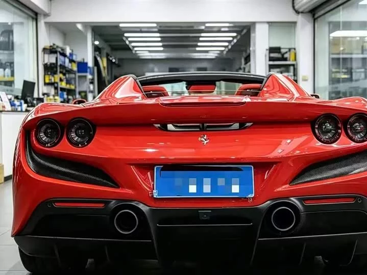 ferrari F8
