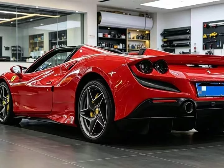 ferrari F8