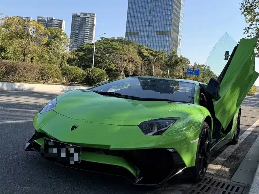 Lamborghini Aventador