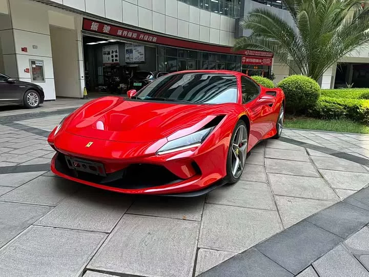 ferrari F8