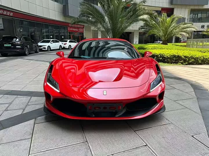 ferrari F8