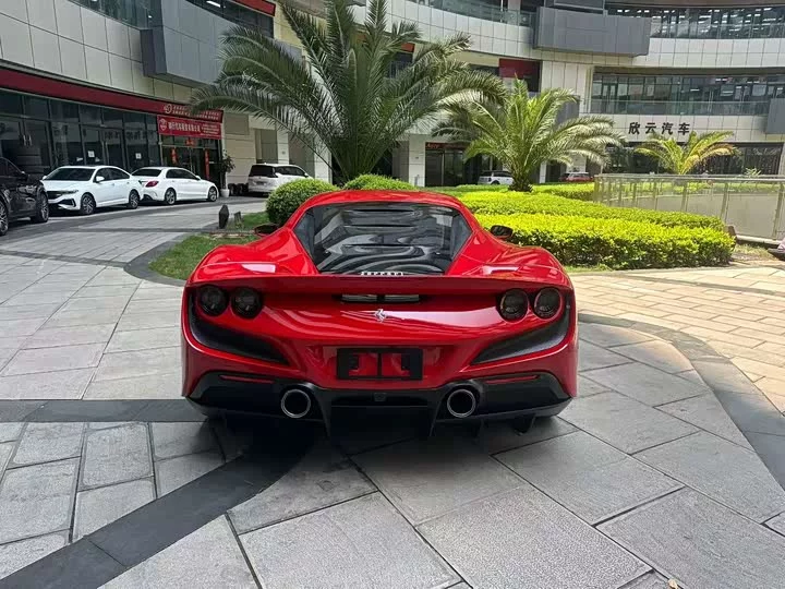 ferrari F8