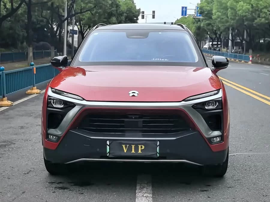 NIO ES8