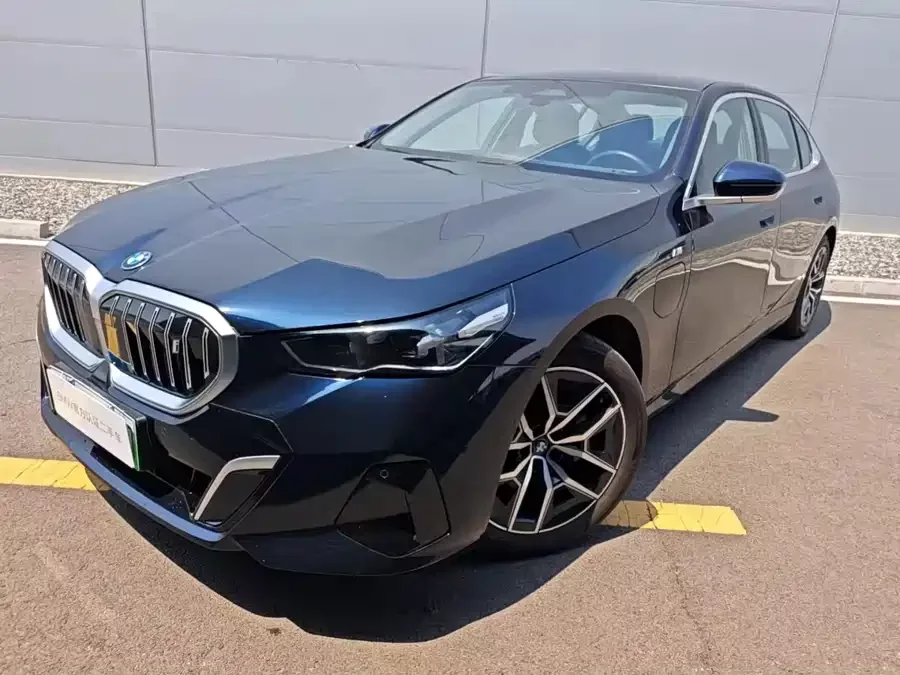 BMW i5