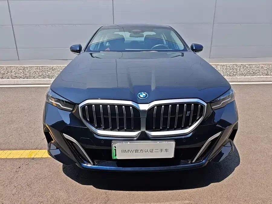 BMW i5