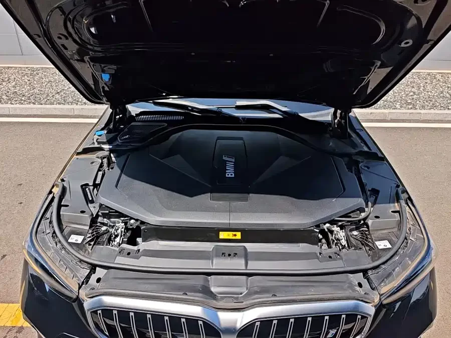 BMW i5