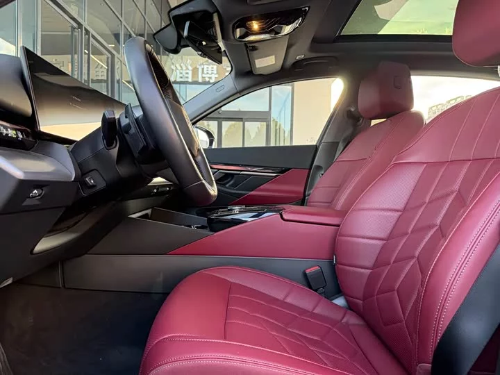 BMW i5