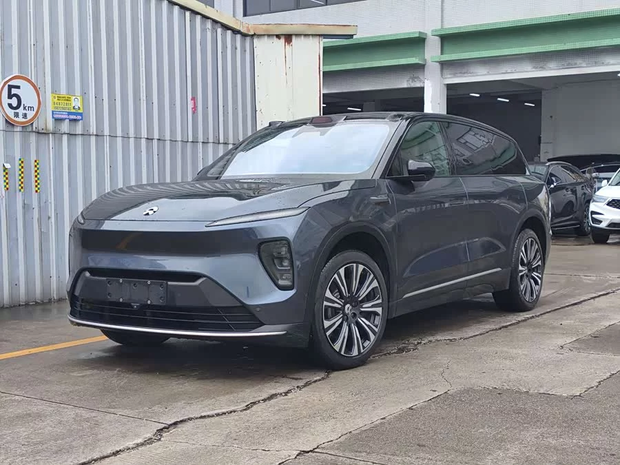 NIO ES8