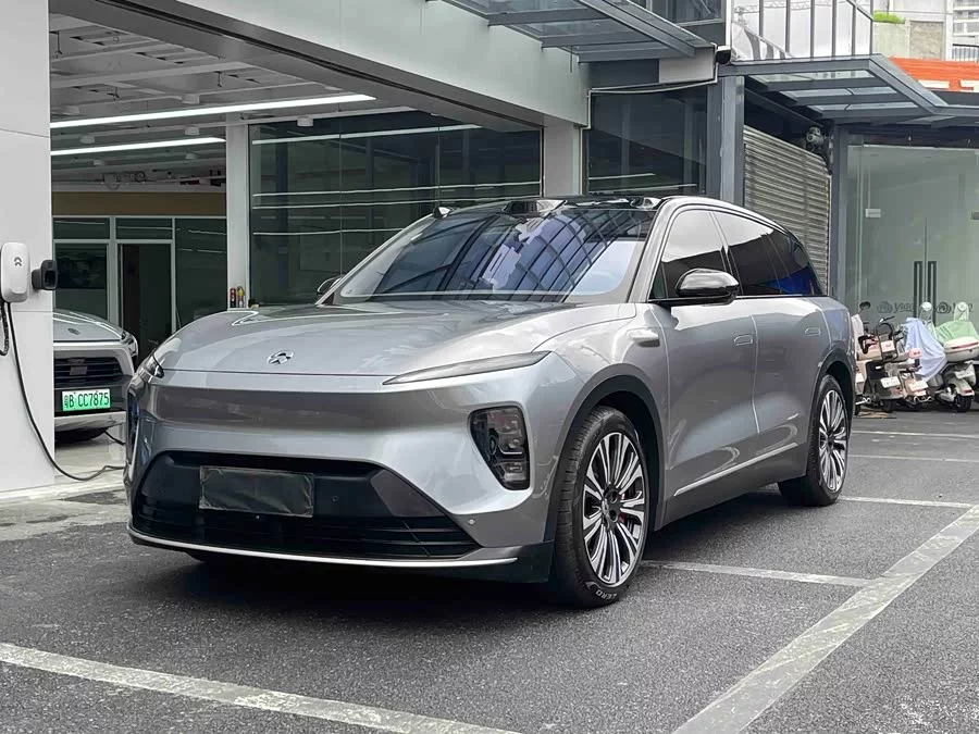 NIO ES8