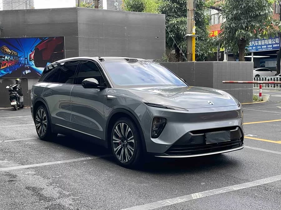 NIO ES8