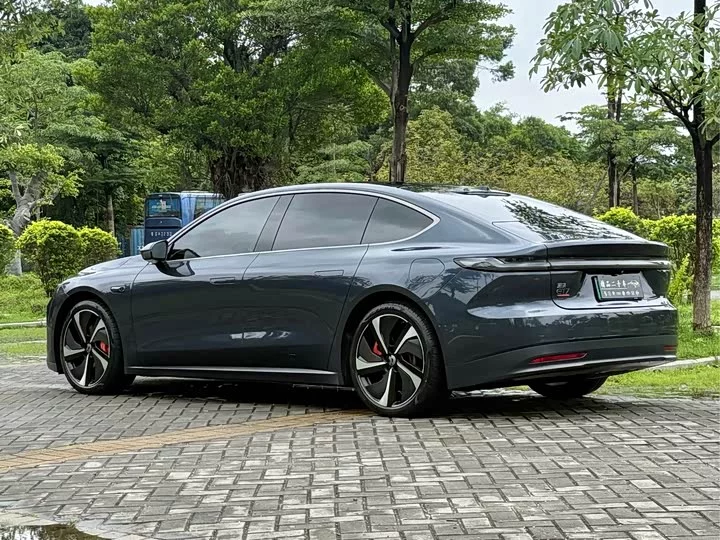 NIO ET7