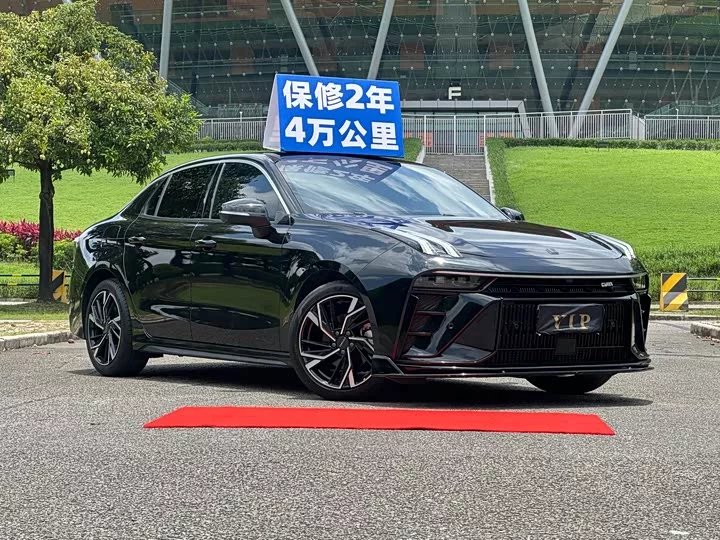 Lynk & Co 03
