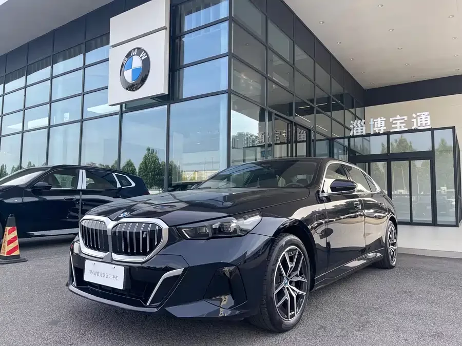 BMW i5