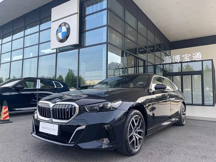 BMW i5