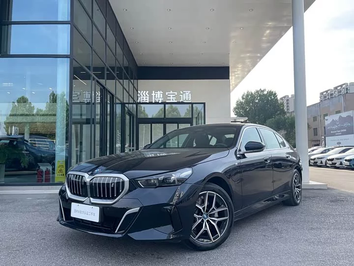 BMW i5