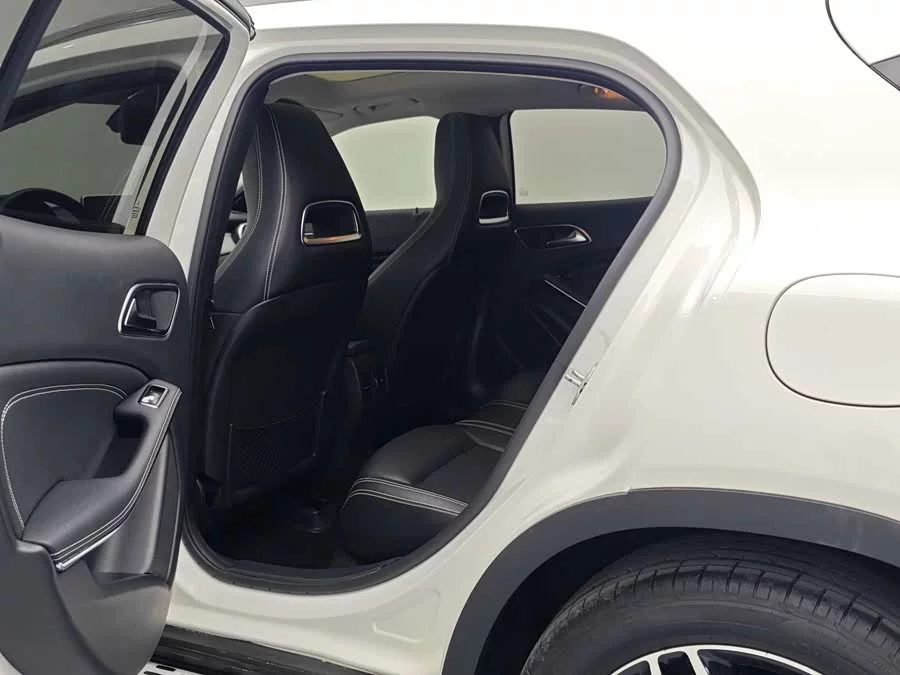 Mercedes Benz GLA
