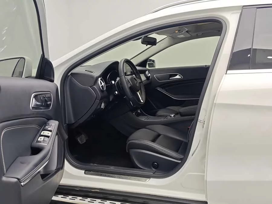 Mercedes Benz GLA
