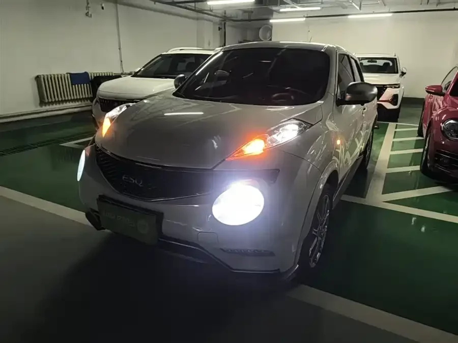 Infiniti ESQ
