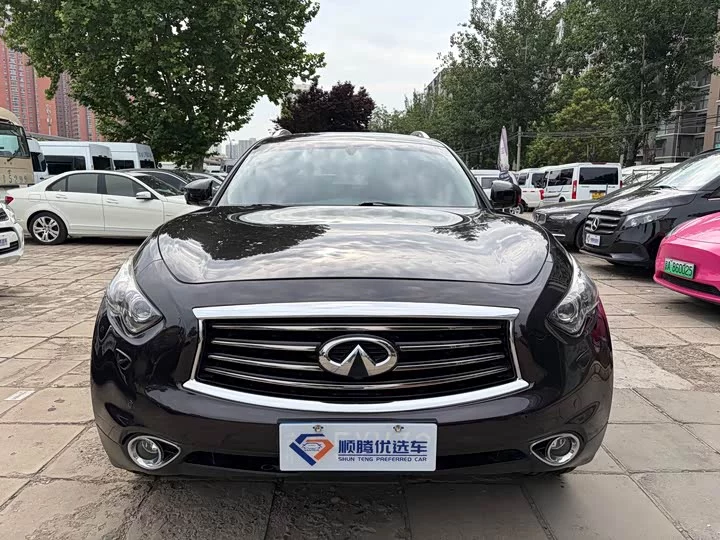 Infiniti QX70