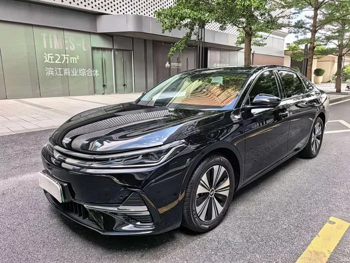 Geely Galaxy A7 EM