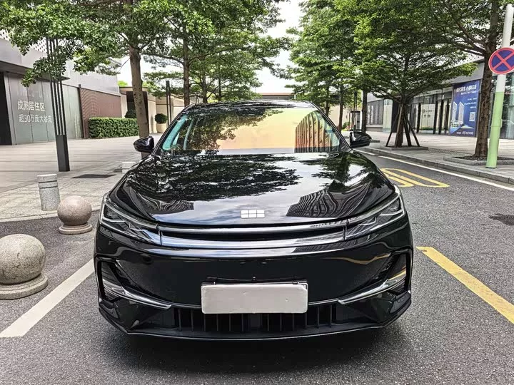 Geely Galaxy A7 EM