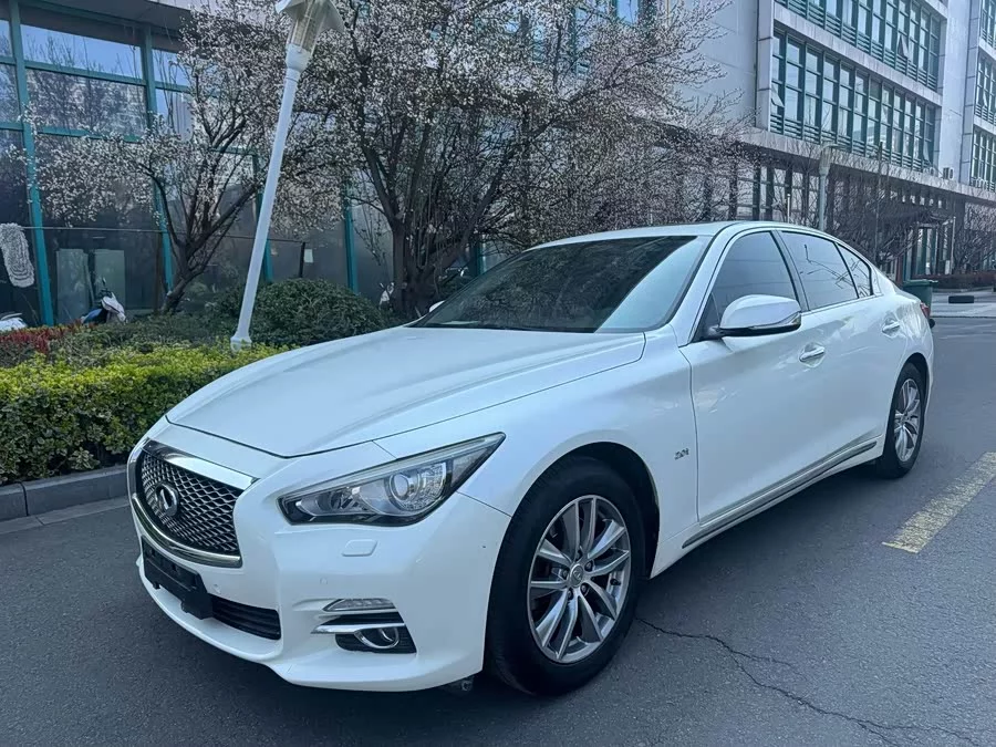Infiniti Q50L