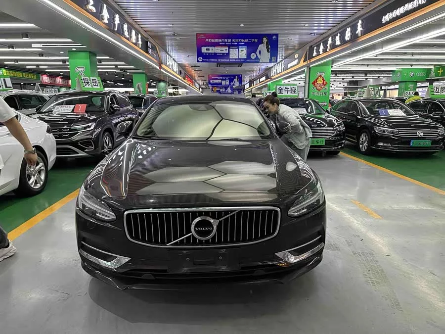 Volvo S90