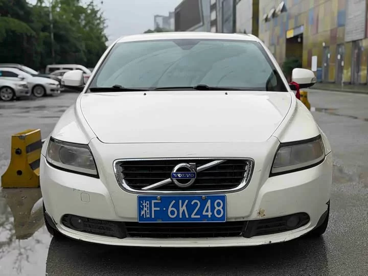 Volvo S40