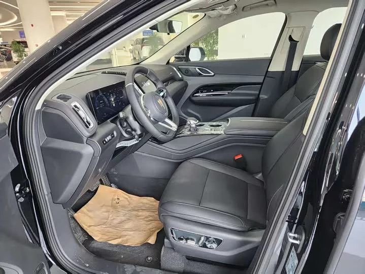 Hongqi HS3 PHEV