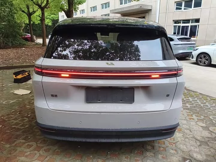 Li Ideal i8