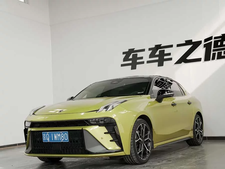 Lynk & Co 03