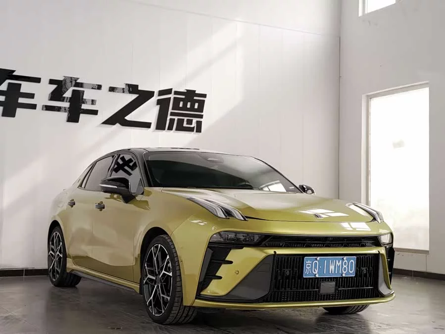 Lynk & Co 03