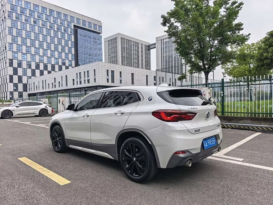 BMW X2