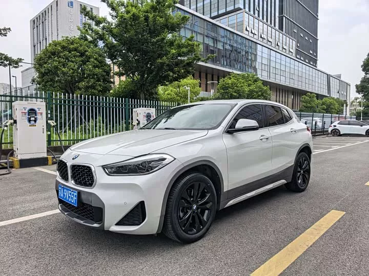 BMW X2