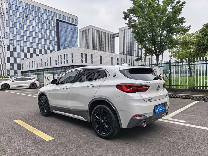 BMW X2