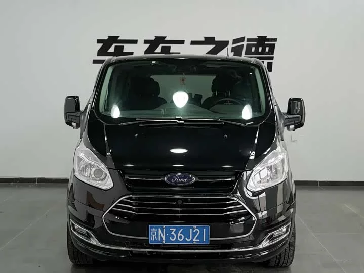 Ford Toureo