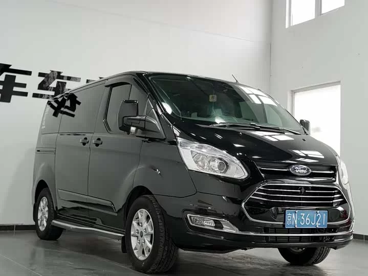 Ford Toureo
