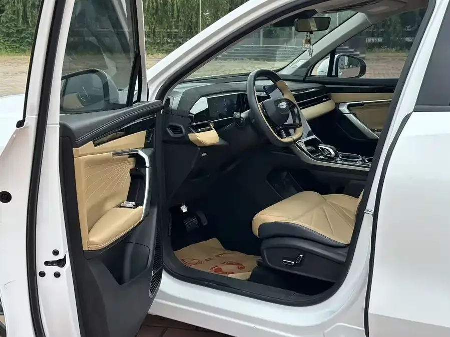Geely Boyue L