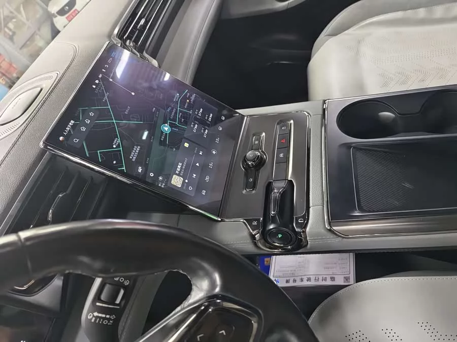 NIO ES6