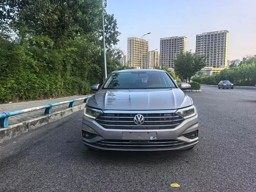 Volkswagen Sagitar