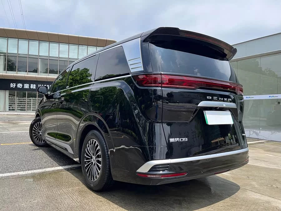 BYD D9