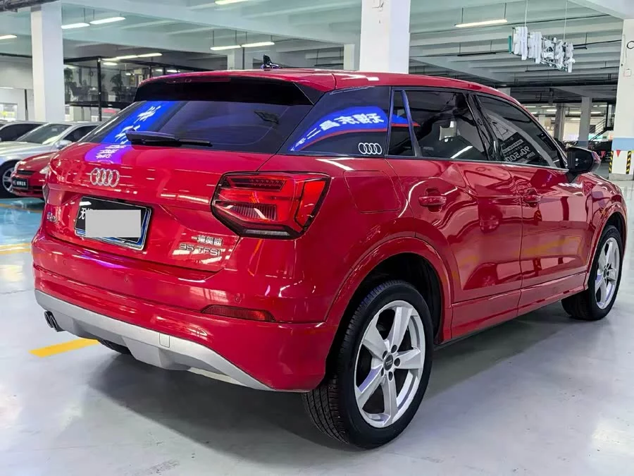 Audi Q2L