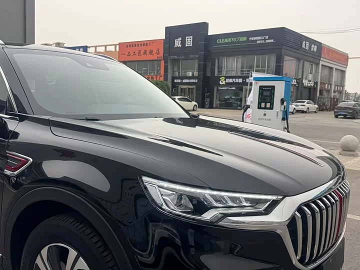 Hongqi HS5