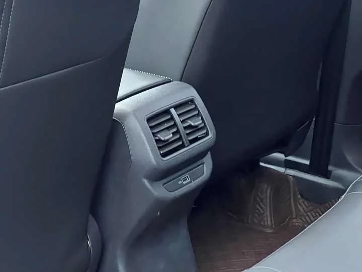 Jetta VS5