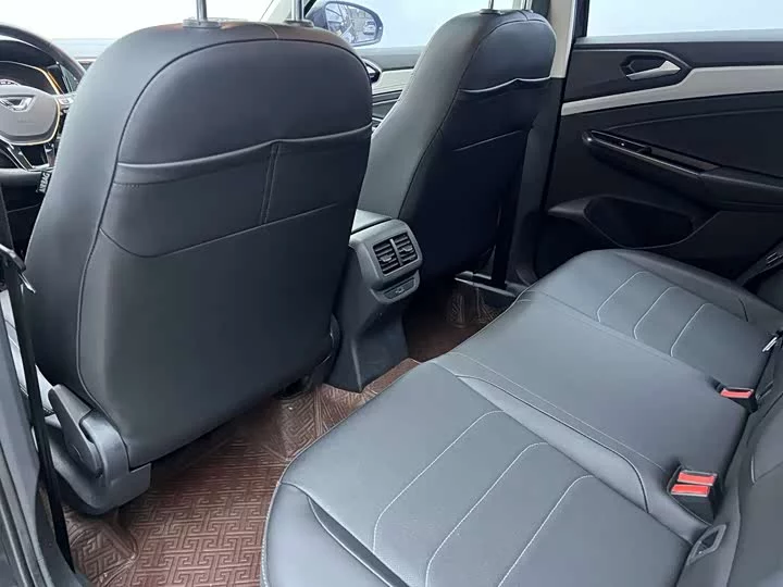 Jetta VS5