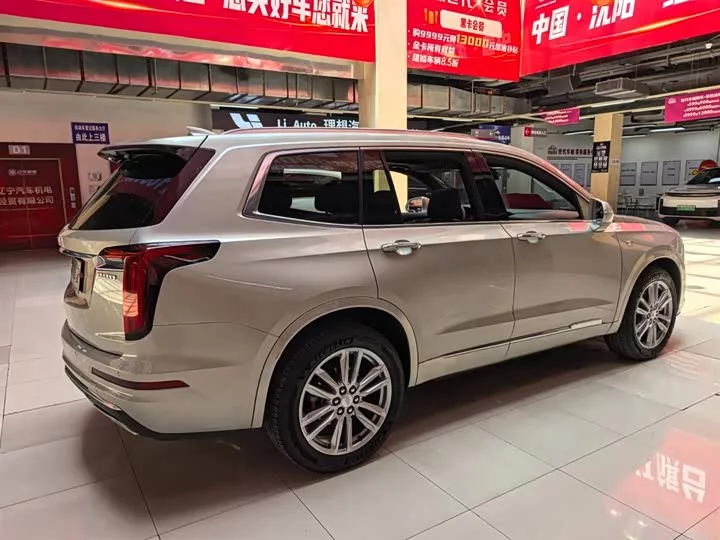 Cadillac XT6